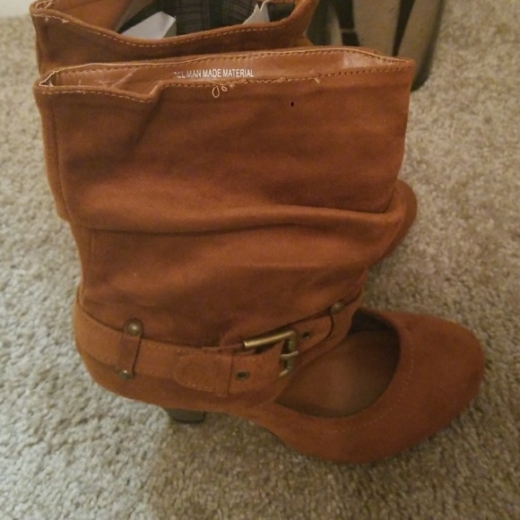 Heels - Picture 4 of 4